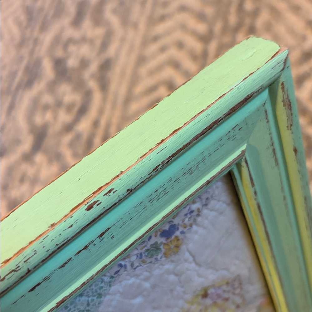 Vintage Quilt in Distressed Frame - Picture 4 of 11